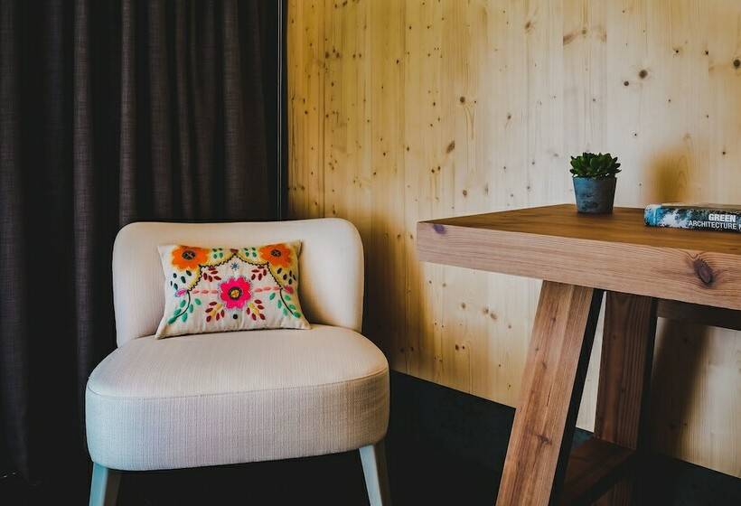 اتاق استاندارد با چشمانداز باغ, Feelviana Sport