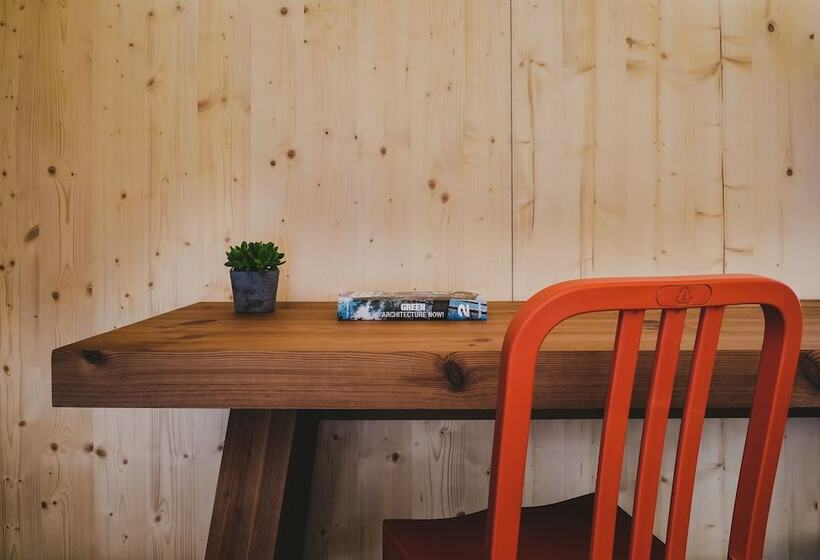 اتاق استاندارد با چشمانداز باغ, Feelviana Sport