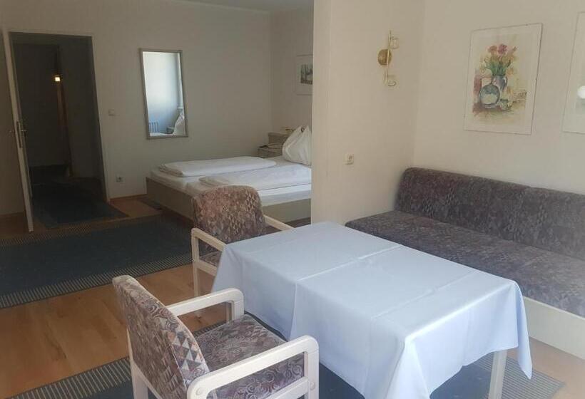 舒适三人间, Goethehof