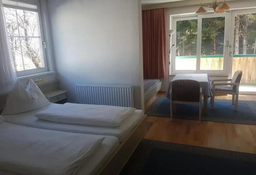 Comfort Kolmen Hengen Huone, Goethehof