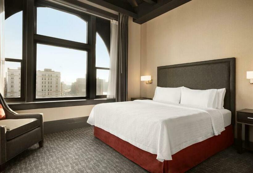 带大床的套房, Homewood Suites By Hilton Milwaukee Downtown