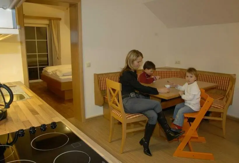 Huoneisto 1 Makuuhuone, Landhotel Hubengut Bed And Breakfast