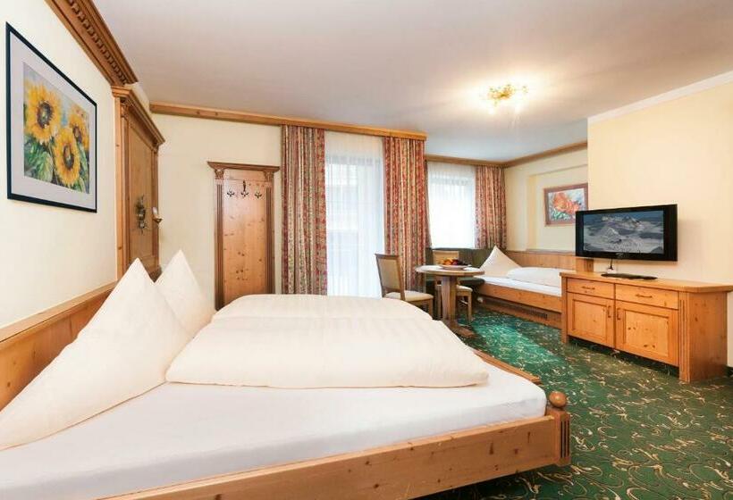 Standard Kolmen Hengen Huone Parveke, Nevada