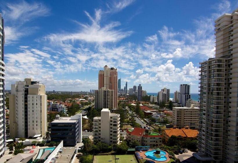 דירת שלושה חדרים, Victoria Square Apartments