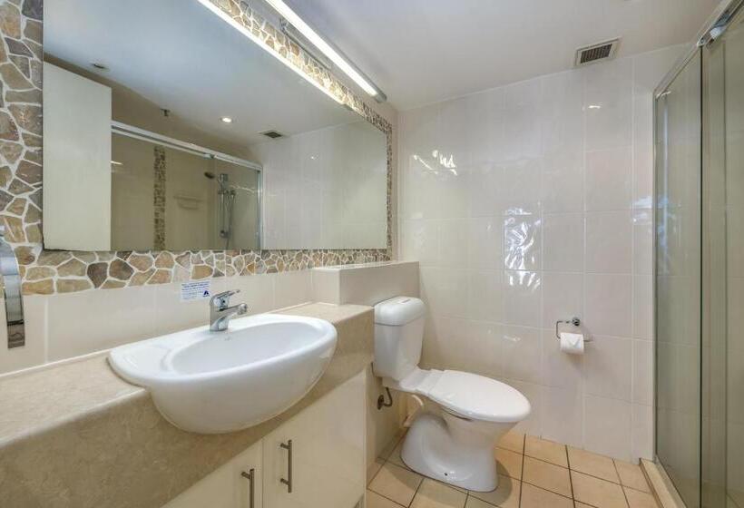 דירת שלושה חדרים, Victoria Square Apartments