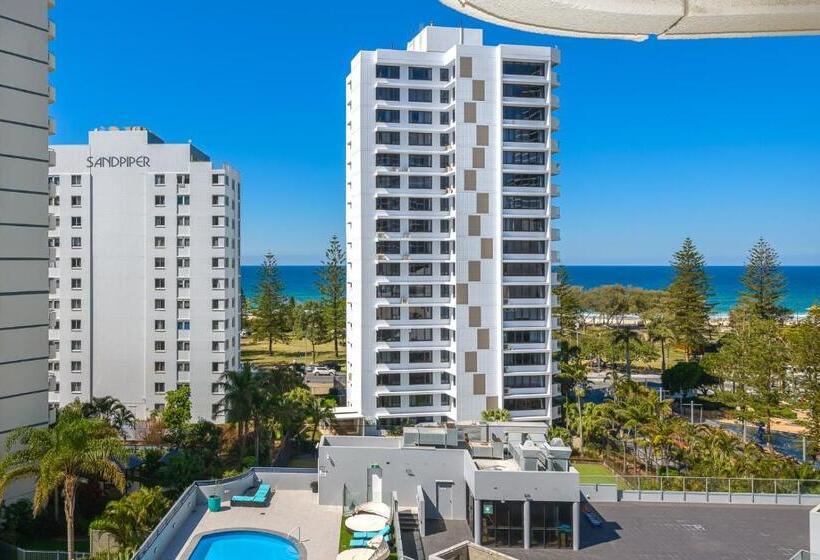 דירת שלושה חדרים, Victoria Square Apartments