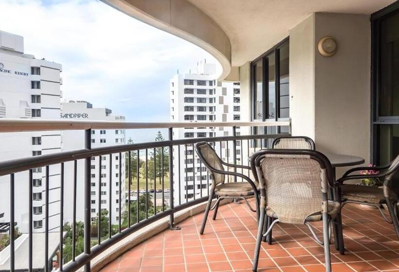 דירת שני חדרים, Victoria Square Apartments