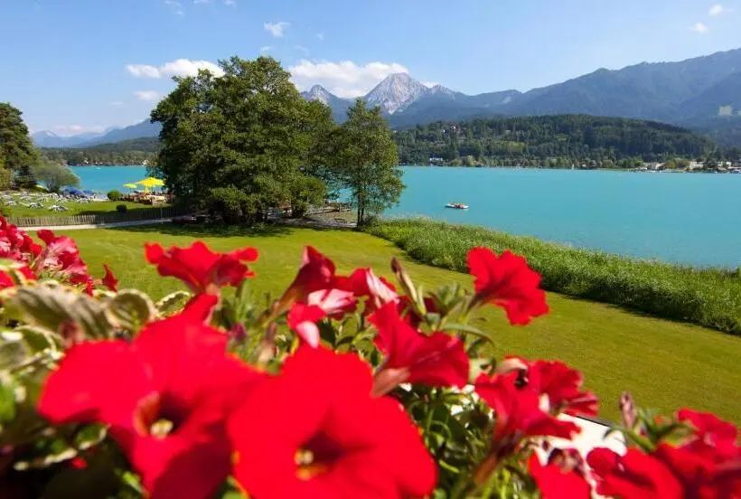 Superior-huone Parveke, Inselhotel Faakersee