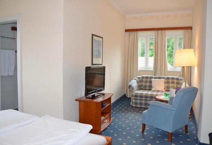 جناح جونيور, Inselhotel Faakersee