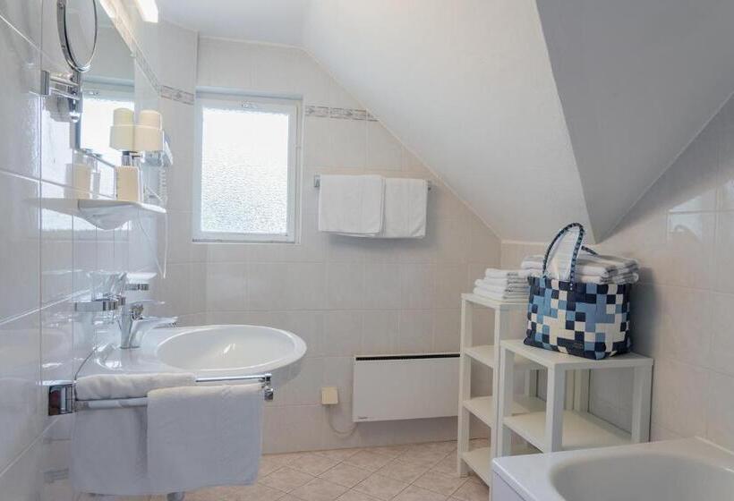 غرفة سوبيريور إطلالة على البحيرة, Inselhotel Faakersee