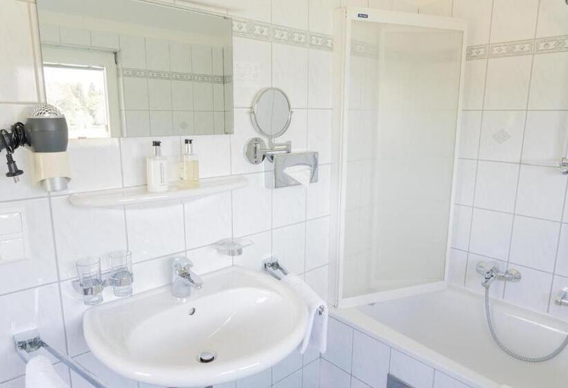 غرفة سوبيريور إطلالة على البحيرة, Inselhotel Faakersee