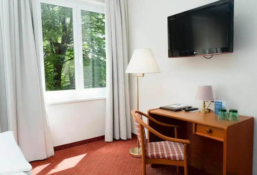 Standard Yhden Hengen Huone, Inselhotel Faakersee