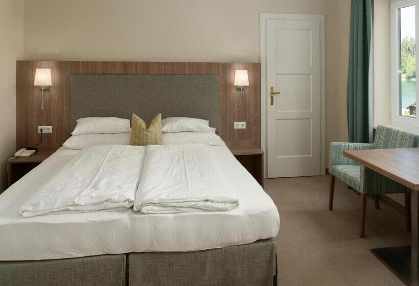 جناح جونيور مزوَّد بشرفة, Inselhotel Faakersee