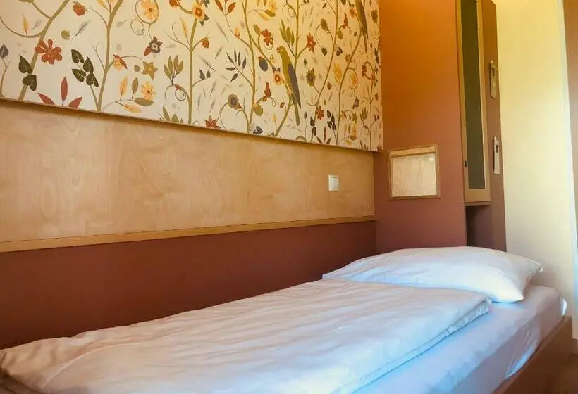Standard Yhden Hengen Huone, Jufa Hotel Stubenbergsee