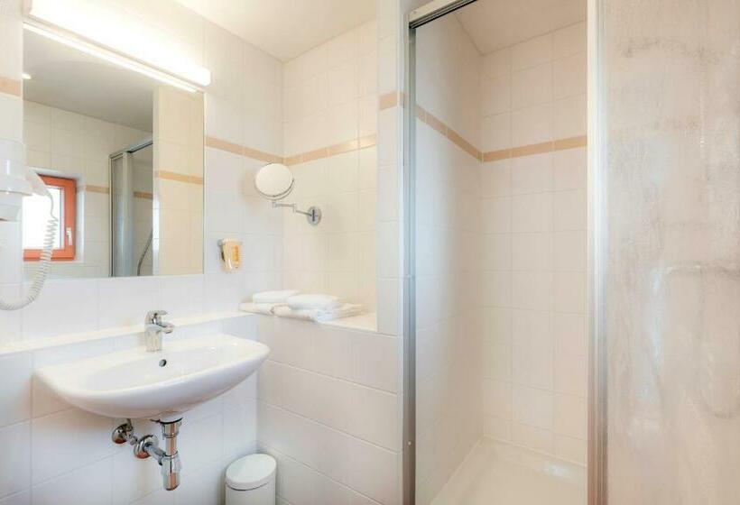 スーペリアの４人部屋, Jufa Hotel Stubenbergsee