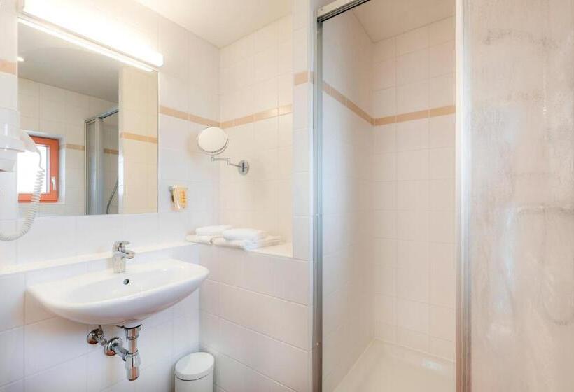 Пятиместный Стандартный Номер, Jufa Hotel Stubenbergsee