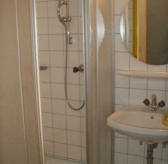 חדר סטנדרט לשלושה, Jugendherberge Bad Gastein