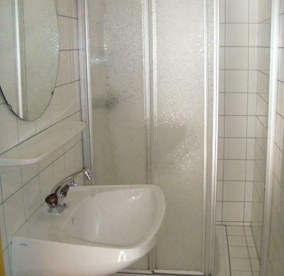 חדר סטנדרט לשלושה, Jugendherberge Bad Gastein