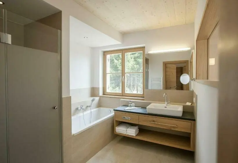 Perhesviitti, Naturhotel Bauernhofer