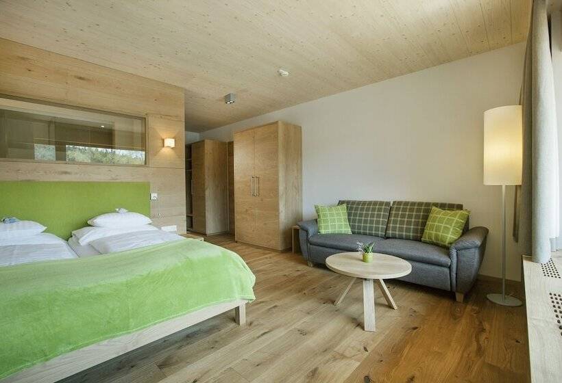 غرفة ديلوكس مزودة بشرفة, Naturhotel Bauernhofer