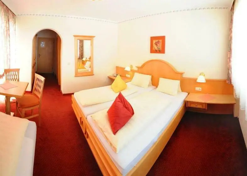 اتاق استاندارد سه نفره, Ski In Ski Out Hotel Unterellmau