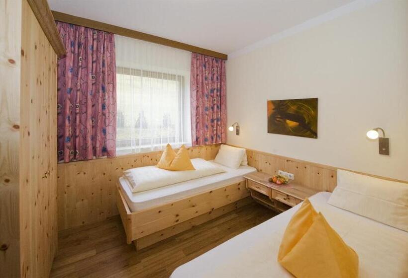 패밀리 룸, Ski In Ski Out Hotel Unterellmau