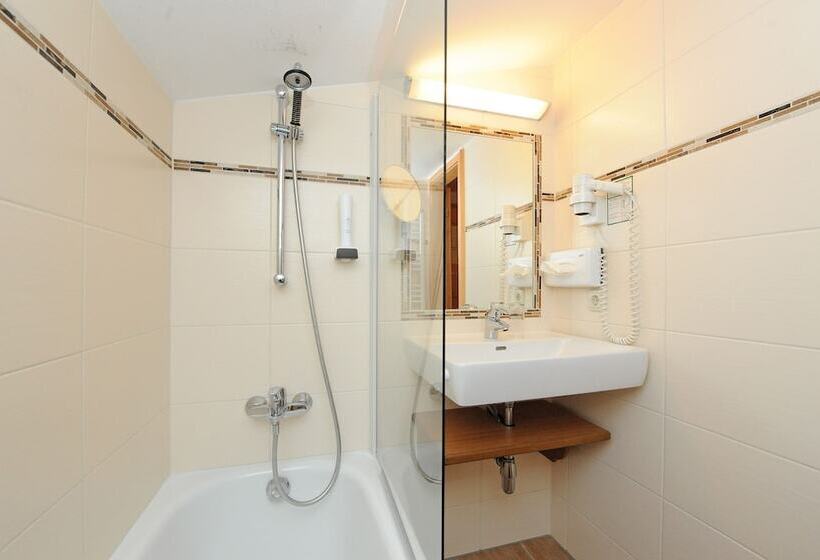 컴포트 룸, Ski In Ski Out Hotel Unterellmau