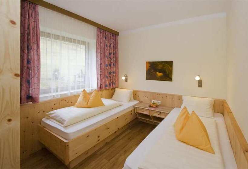 패밀리 룸, Ski In Ski Out Hotel Unterellmau