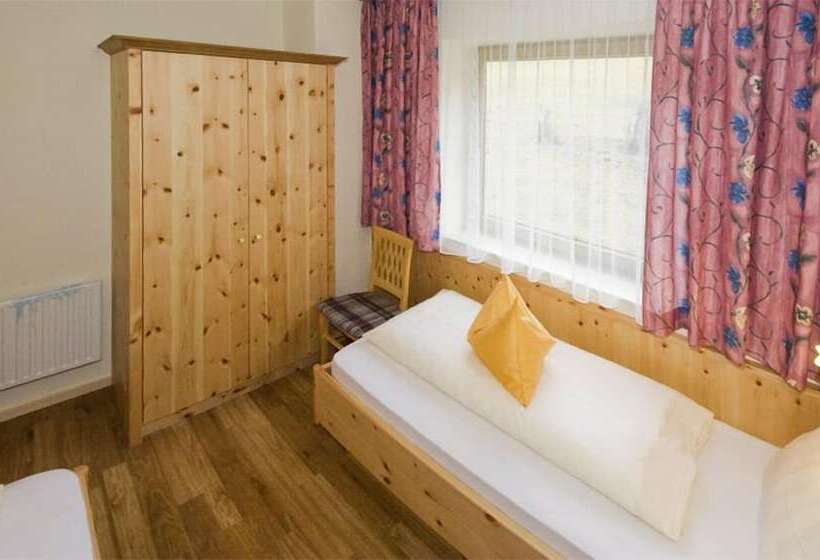 패밀리 룸, Ski In Ski Out Hotel Unterellmau