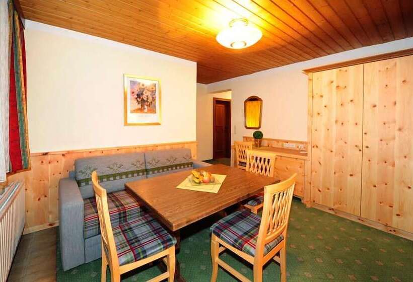 패밀리 룸, Ski In Ski Out Hotel Unterellmau