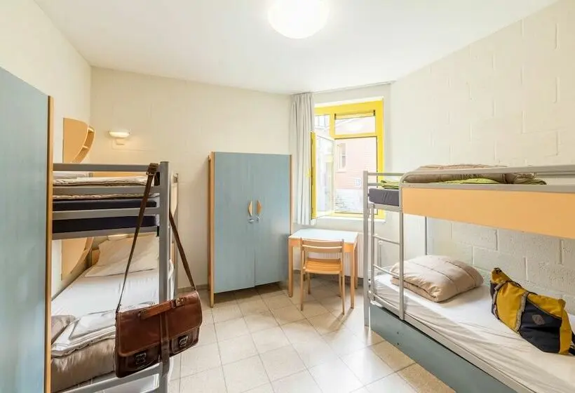 اتاق استاندارد چهارنفره با سرویس بهداشتی مشترک, Auberge De Jeunesse De Namur
