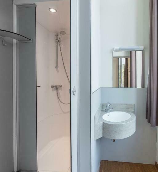 4인용 스탠다드 룸, Auberge De Jeunesse De Namur