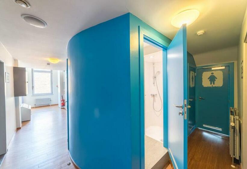 4인용 스탠다드 룸, Auberge De Jeunesse De Namur