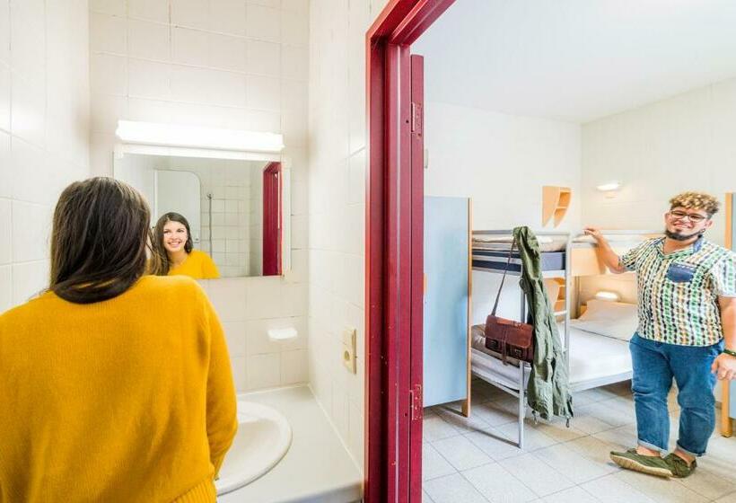4인용 스탠다드 룸, Auberge De Jeunesse De Namur