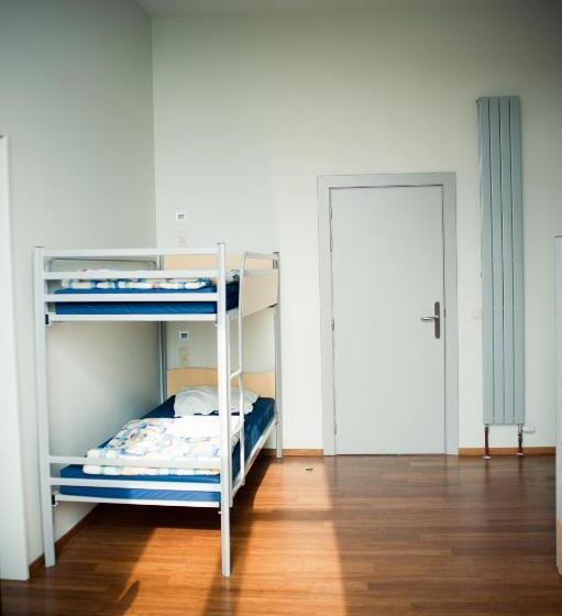 4인용 스탠다드 룸, Auberge De Jeunesse De Namur