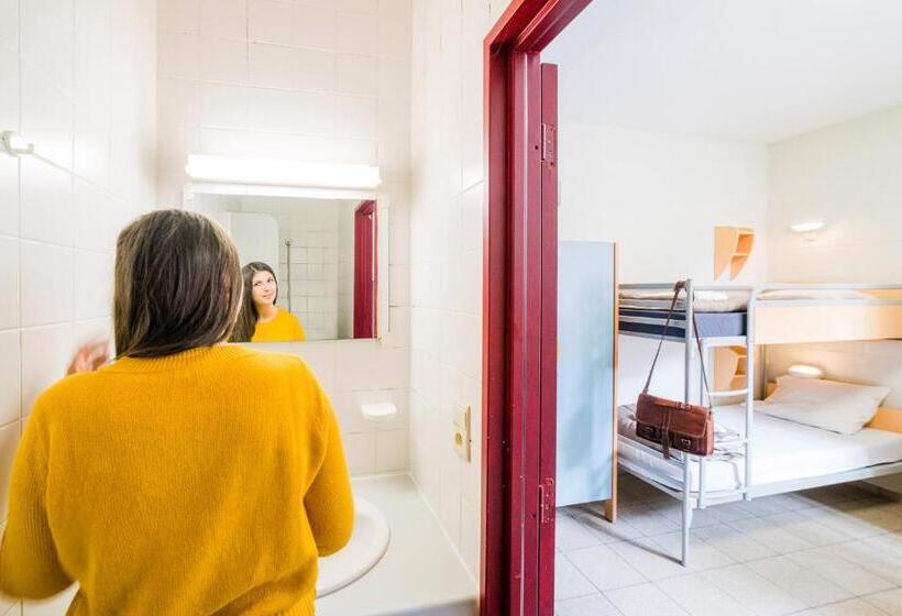 스탠다드 트리플 룸, Auberge De Jeunesse De Namur