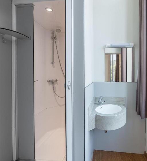 스탠다드 트리플 룸, Auberge De Jeunesse De Namur