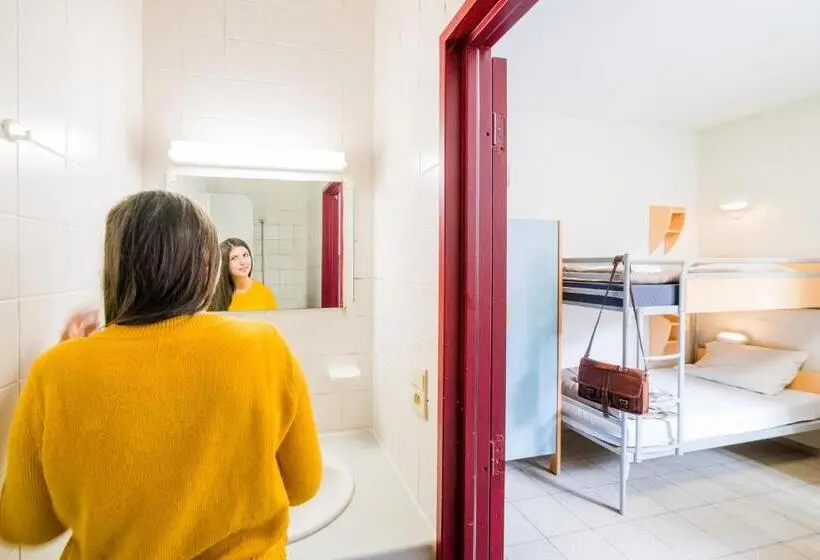 اتاق استاندارد چهارنفره با سرویس بهداشتی مشترک, Auberge De Jeunesse De Namur