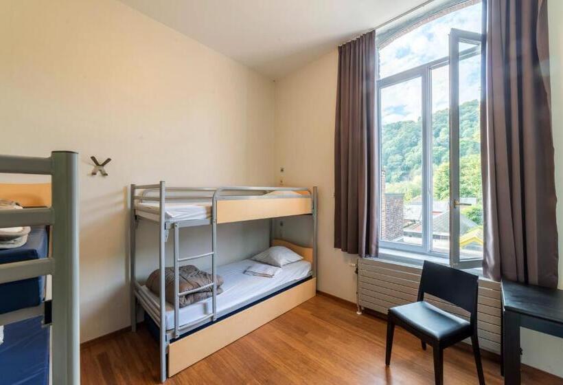 스탠다드 4인용 룸 공용 욕실, Auberge De Jeunesse De Namur
