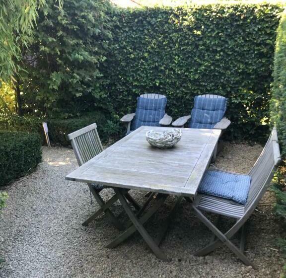 Студио Стандарт Вид на Сад, B&b De Tuinkamer