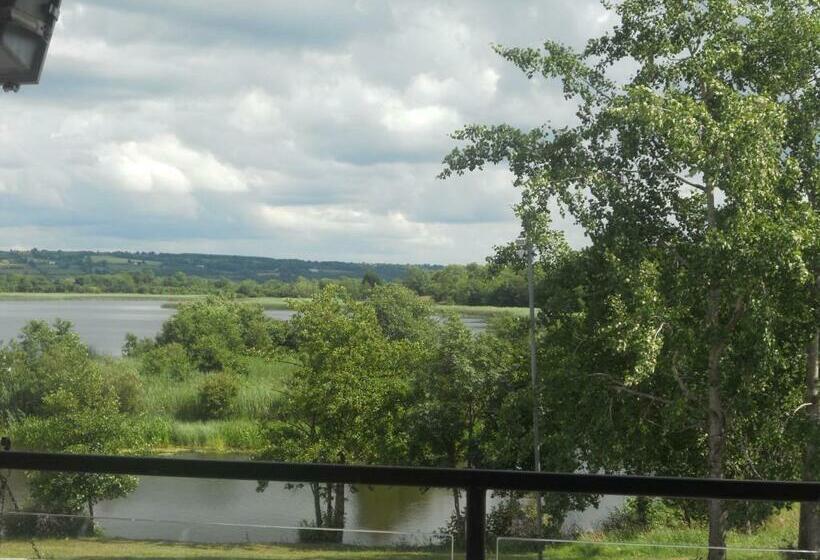 חדר סטנדרט לשלושה עם מרפסת, B&b The Silver Eel