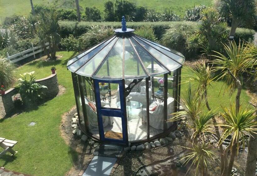 חדר אקונומי, Barkers Accommodation