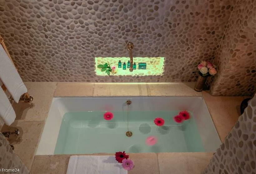جناح جونيور ذات إطلالة, Exclusive Suites The Secret Garden