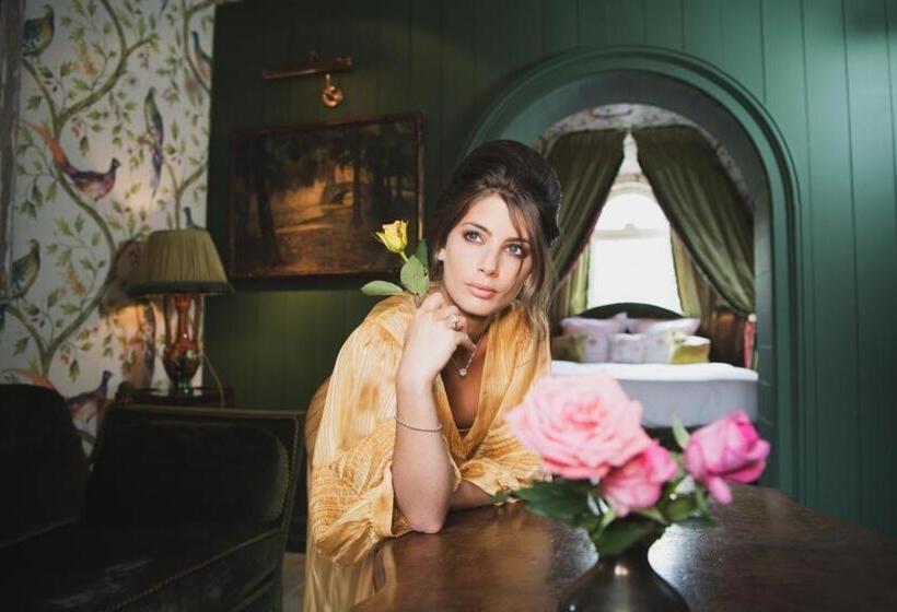 جناح جونيور ذات إطلالة, Exclusive Suites The Secret Garden