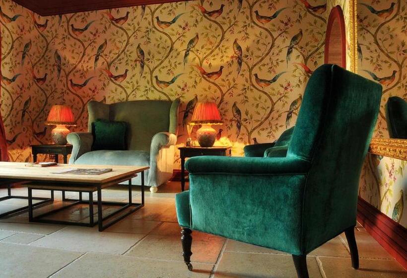 جناح جونيور ذات إطلالة, Exclusive Suites The Secret Garden