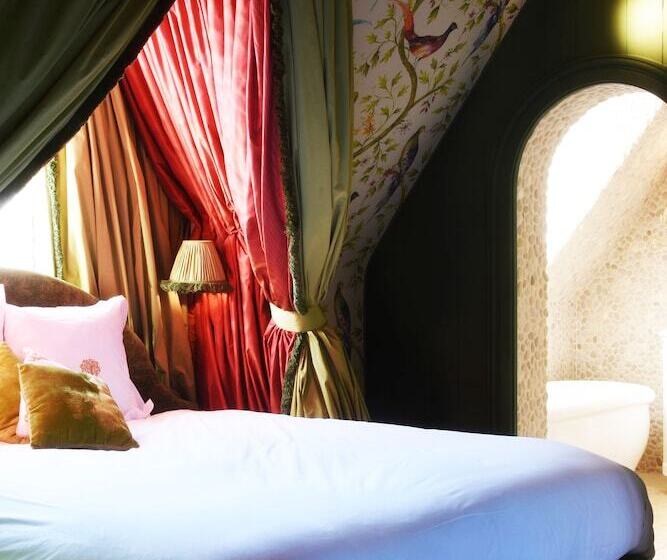 جناح جونيور ذات إطلالة, Exclusive Suites The Secret Garden