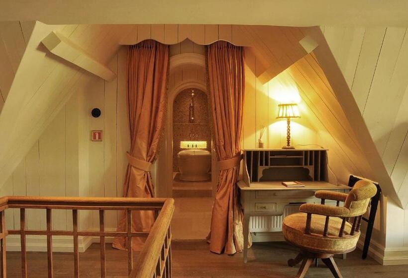 جناح جونيور ذات إطلالة, Exclusive Suites The Secret Garden