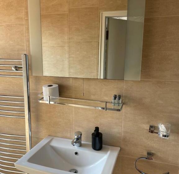 اتاق لوکس, The Coastguard House @ Tigh T.p