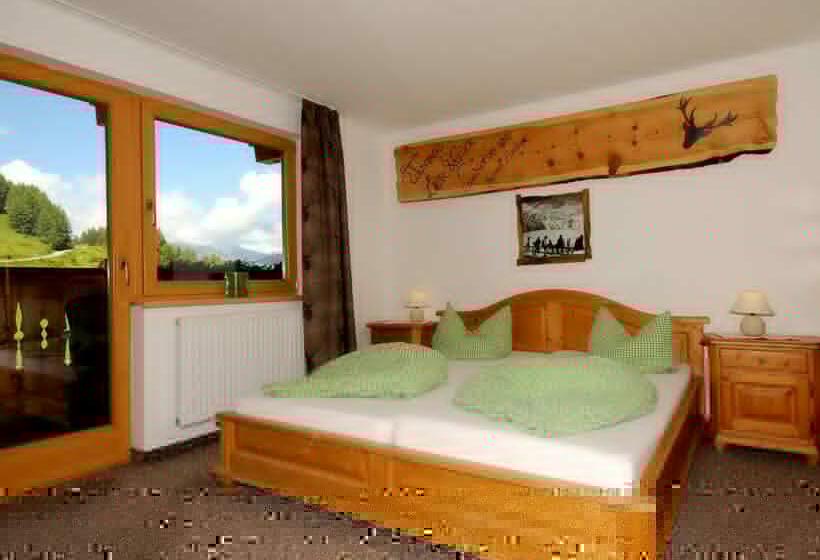 غرفة عائلية مطلّة علي الجبل, Berghotel Gerlosstein