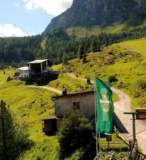 غرفة عائلية مطلّة علي الجبل, Berghotel Gerlosstein